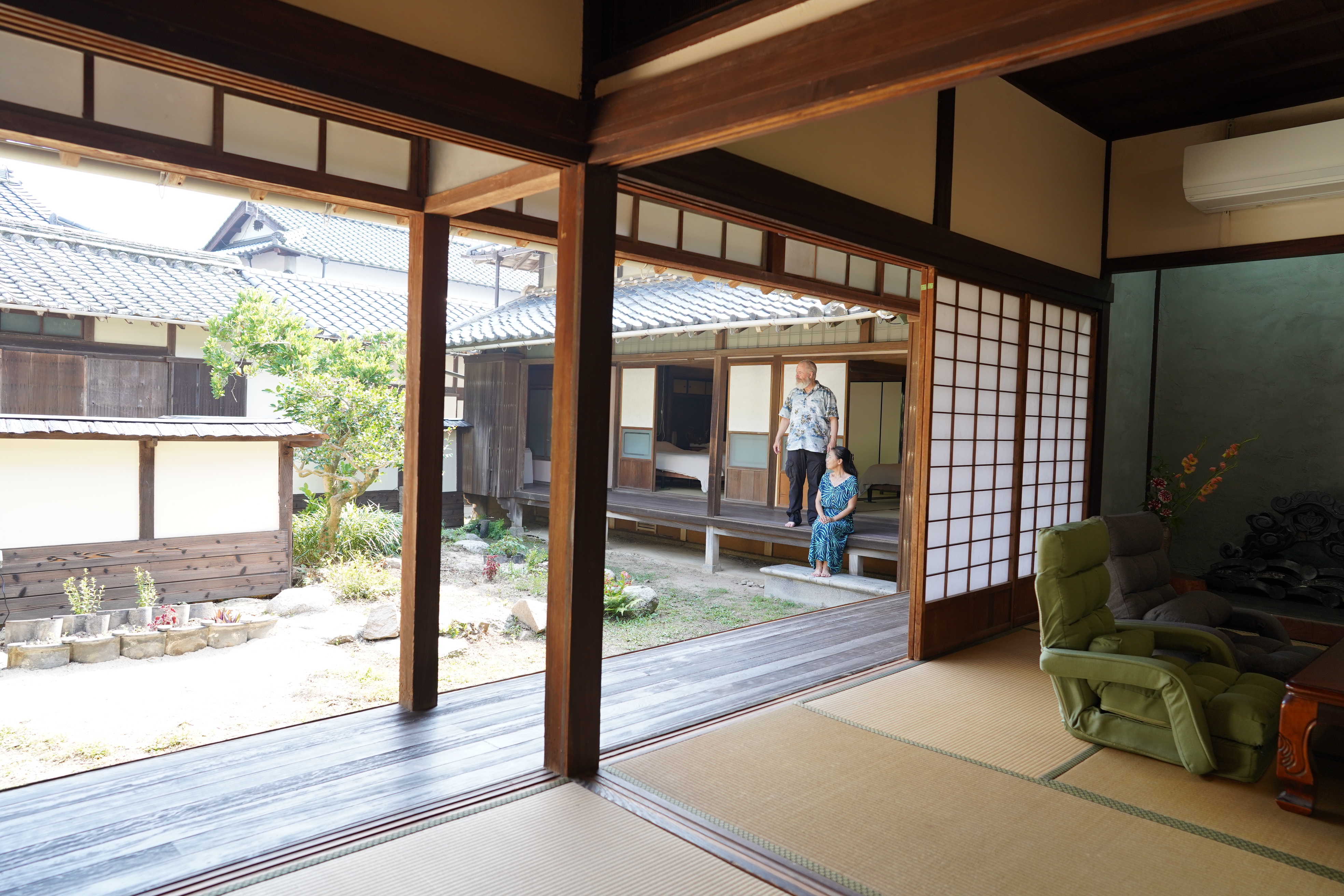 縁側と中庭