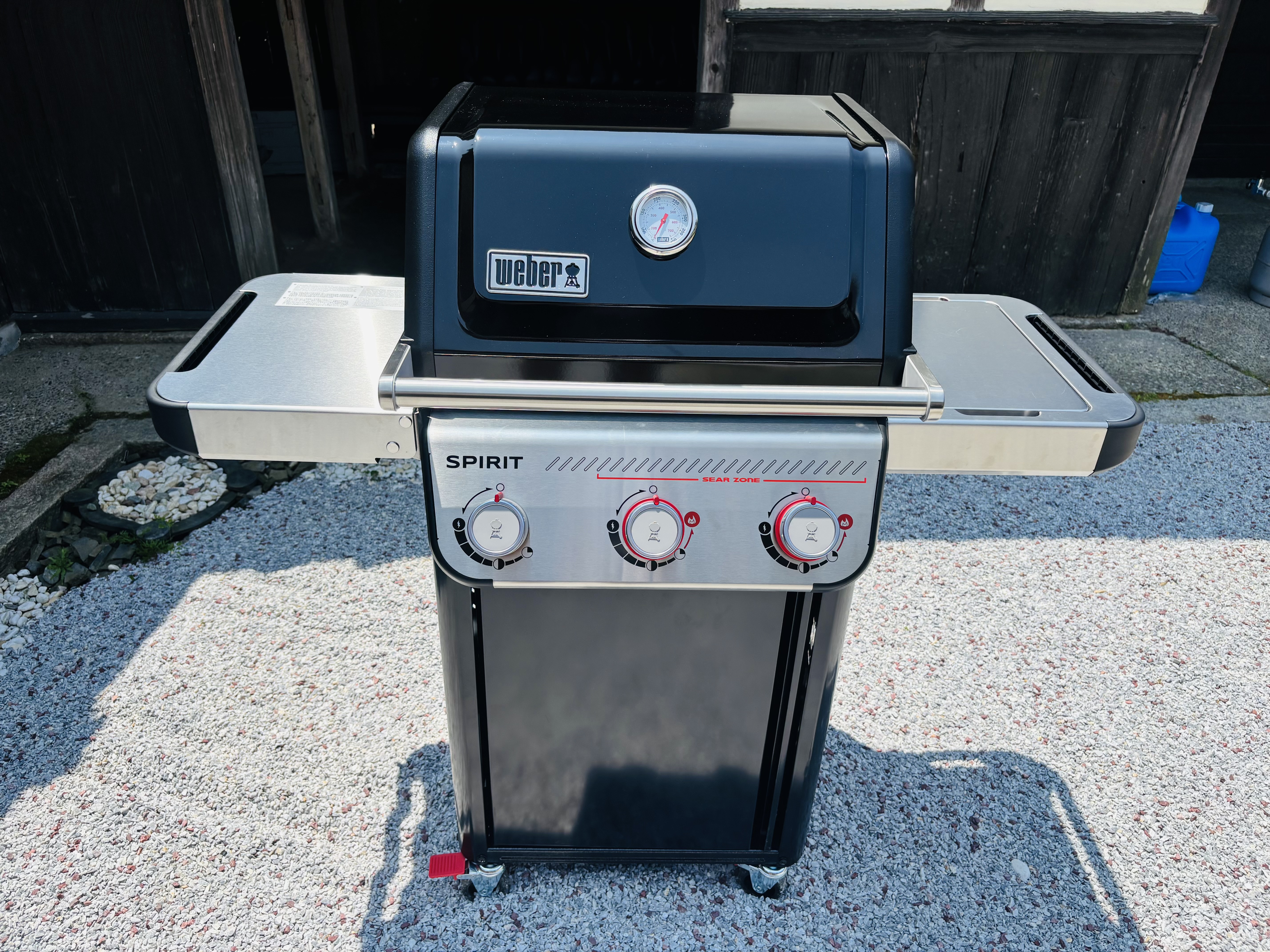 WeberガスBBQグリル正面